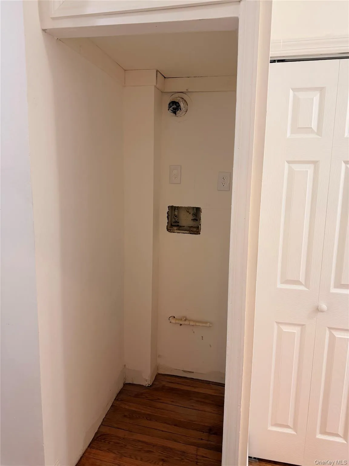 1036 Faile Street, New York, NY, 2 Bedrooms Bedrooms, 5 Rooms Rooms,1 BathroomBathrooms,Residential Lease,Idx,Faile,0,935639 1036 Faile Street, New York, NY, 2 Bedrooms Bedrooms, 5 Rooms Rooms,1 BathroomBathrooms,Residential Lease,Idx,Faile,0,935639