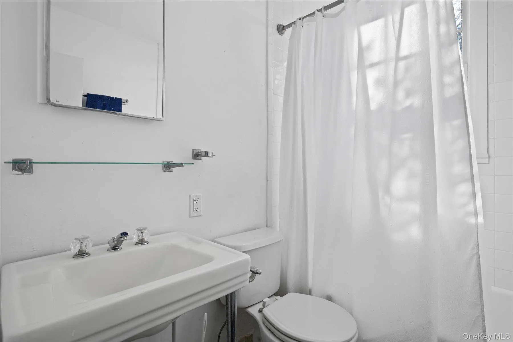 Guest Apt. Bathroom Guest Apt. Bathroom