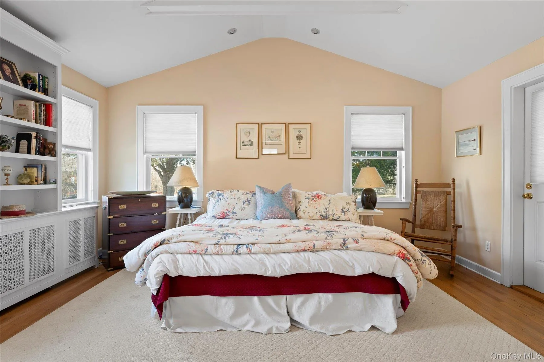 Primary Suite with Vaulted Ceilings Primary Suite with Vaulted Ceilings