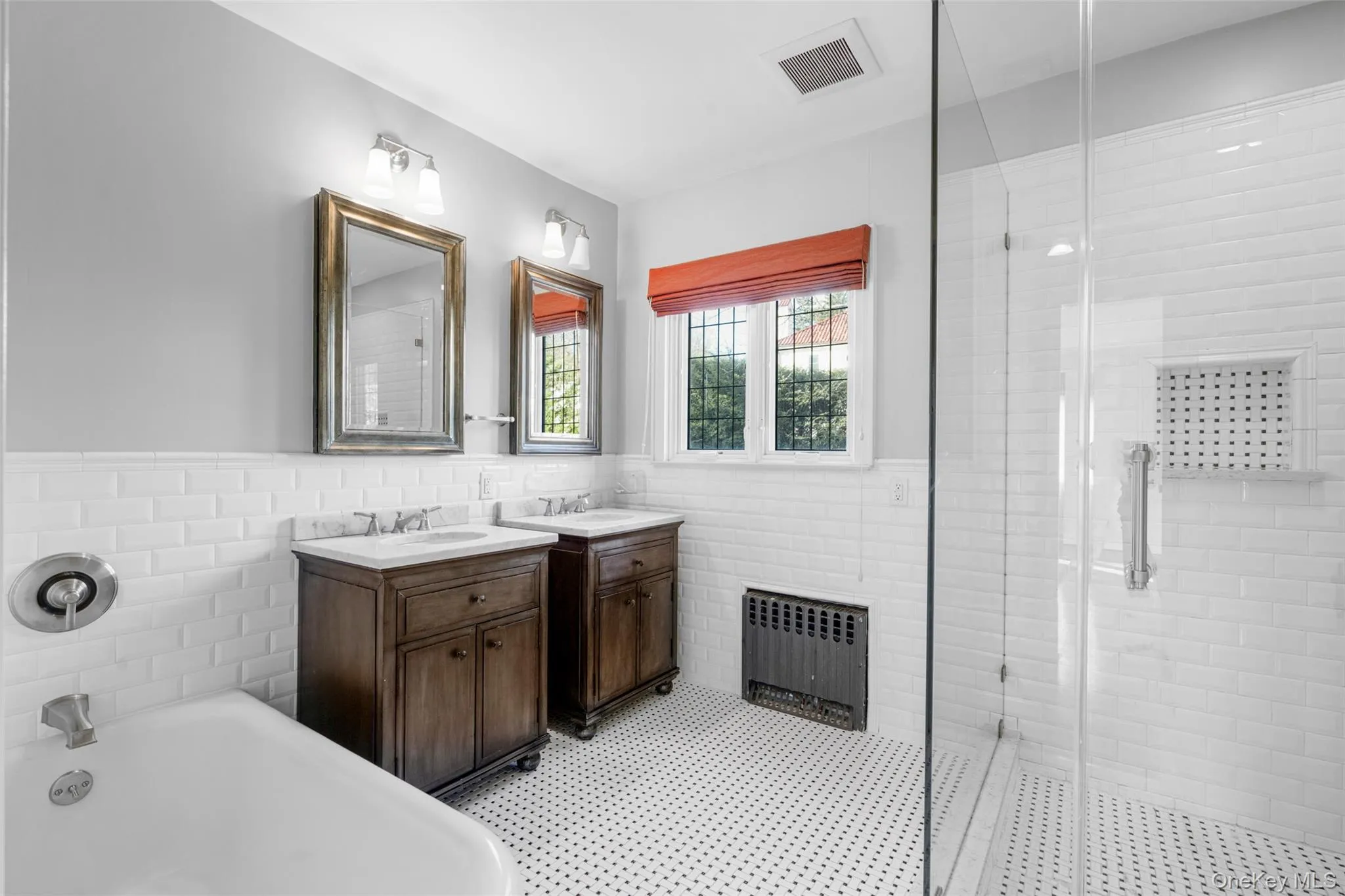 Primary bathroom en suite with 2 sink vanity, soaking tub, walk in shower and separate toilet room. Primary bathroom en suite with 2 sink vanity, soaking tub, walk in shower and separate toilet room.