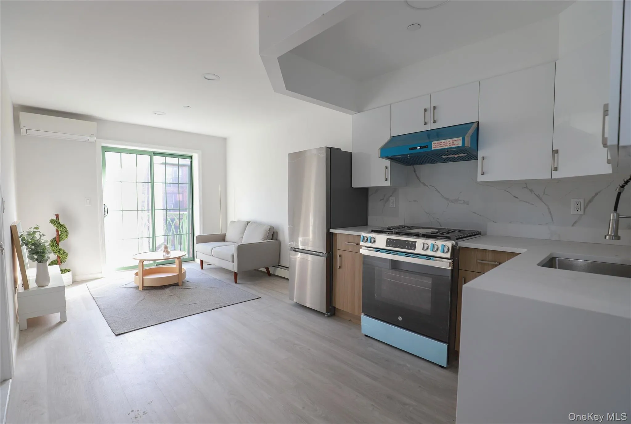134-43 Maple Avenue, New York, NY, 2 Bedrooms Bedrooms, 4 Rooms Rooms,1 BathroomBathrooms,Residential,For Rent,Maple,0,935724 134-43 Maple Avenue, New York, NY, 2 Bedrooms Bedrooms, 4 Rooms Rooms,1 BathroomBathrooms,Residential,For Rent,Maple,0,935724