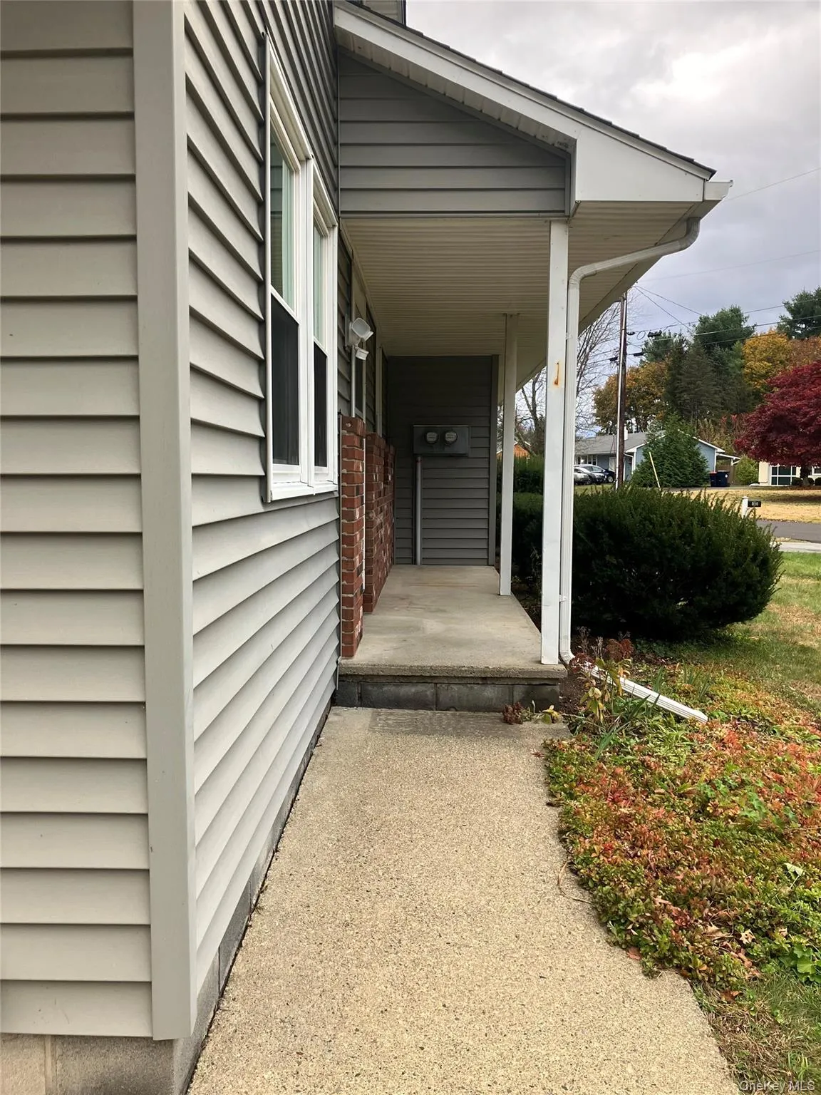FRONT pORCH FRONT pORCH
