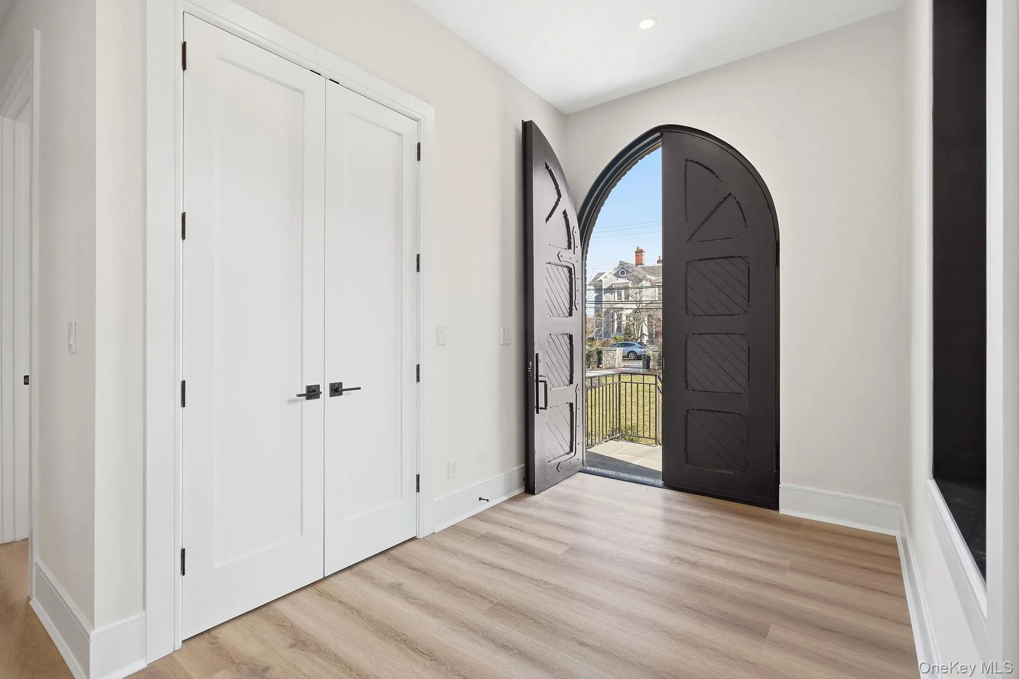 Unit 2 has a private entrance, this is the foyer looking out. Unit 2 has a private entrance, this is the foyer looking out.