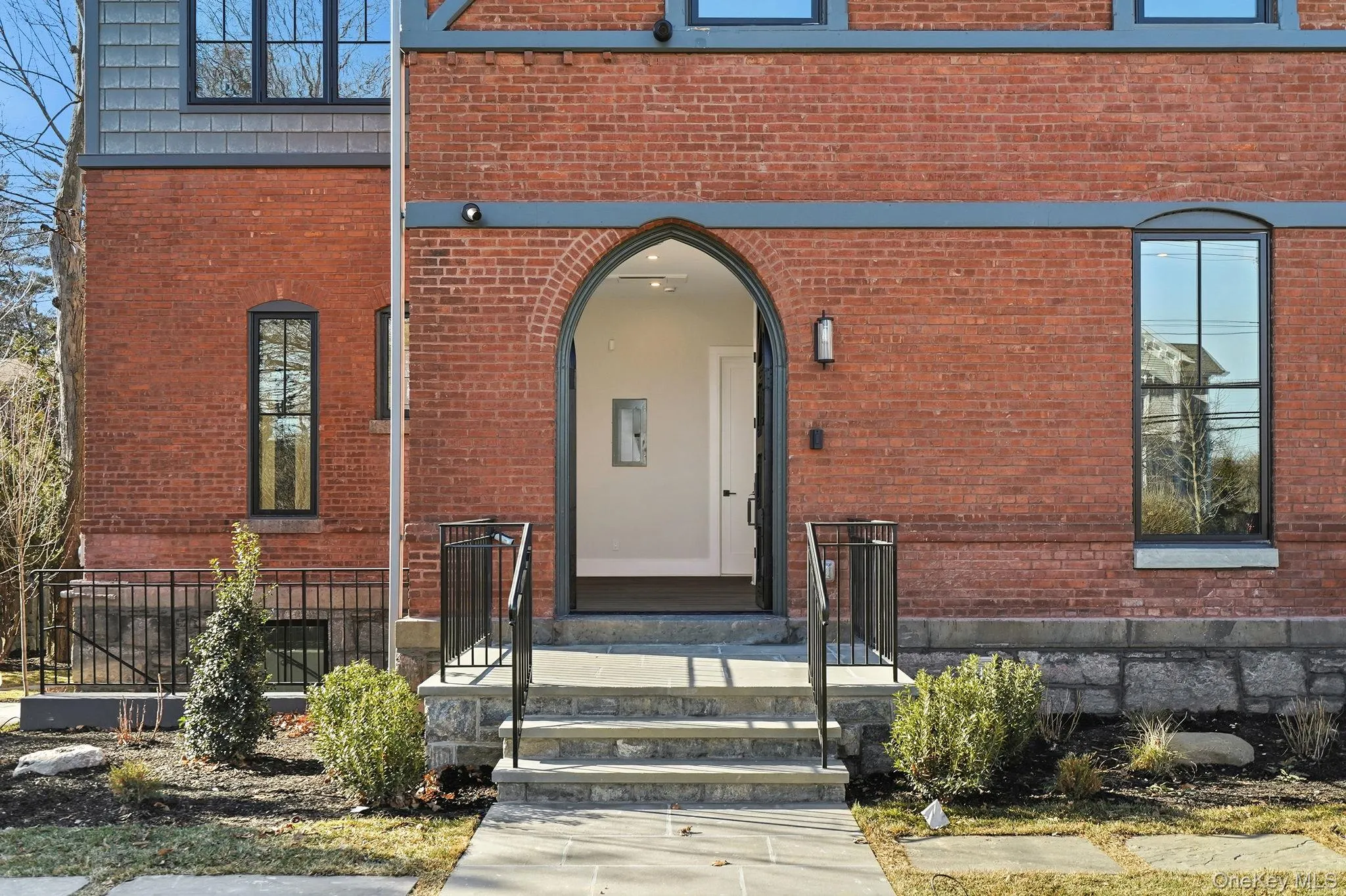 Unit 2 has a private entrance! Unit 2 has a private entrance!