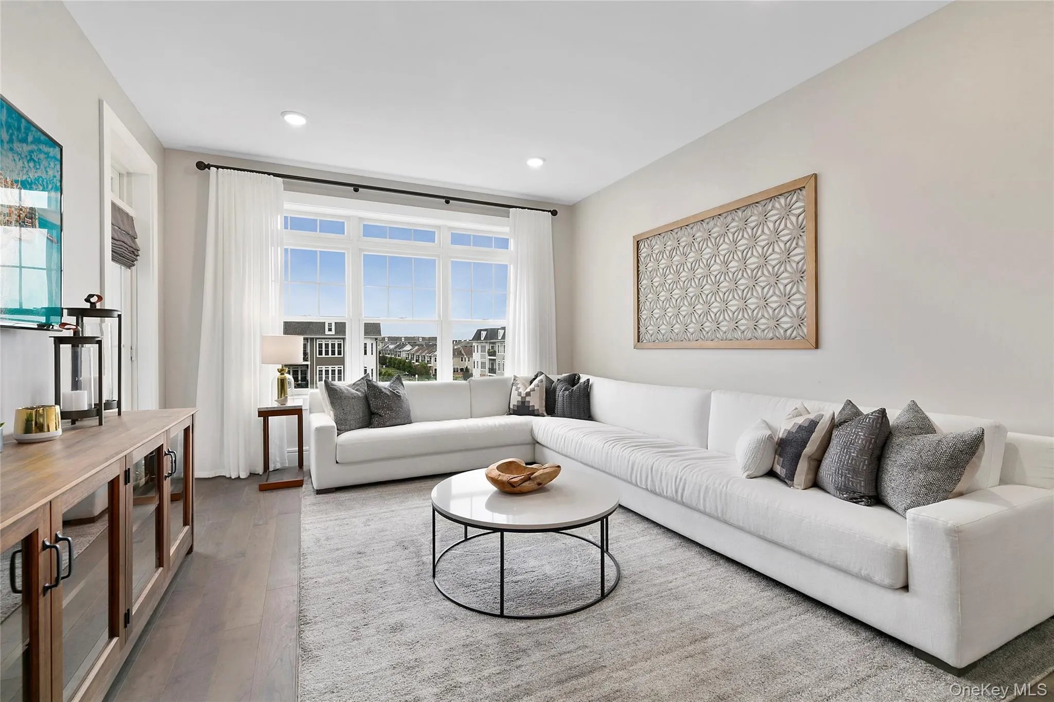 Living Room- similar unit Living Room- similar unit