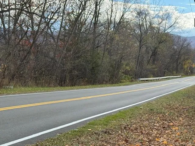 View of the municipal road in front of the property... View of the municipal road in front of the property...