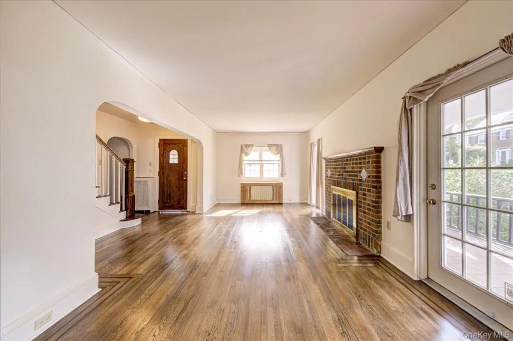 1 Rutgers Place, Eastchester, NY, 3 Bedrooms Bedrooms, 7 Rooms Rooms,1 BathroomBathrooms,Residential Lease,Idx,Rutgers,0,935988 1 Rutgers Place, Eastchester, NY, 3 Bedrooms Bedrooms, 7 Rooms Rooms,1 BathroomBathrooms,Residential Lease,Idx,Rutgers,0,935988