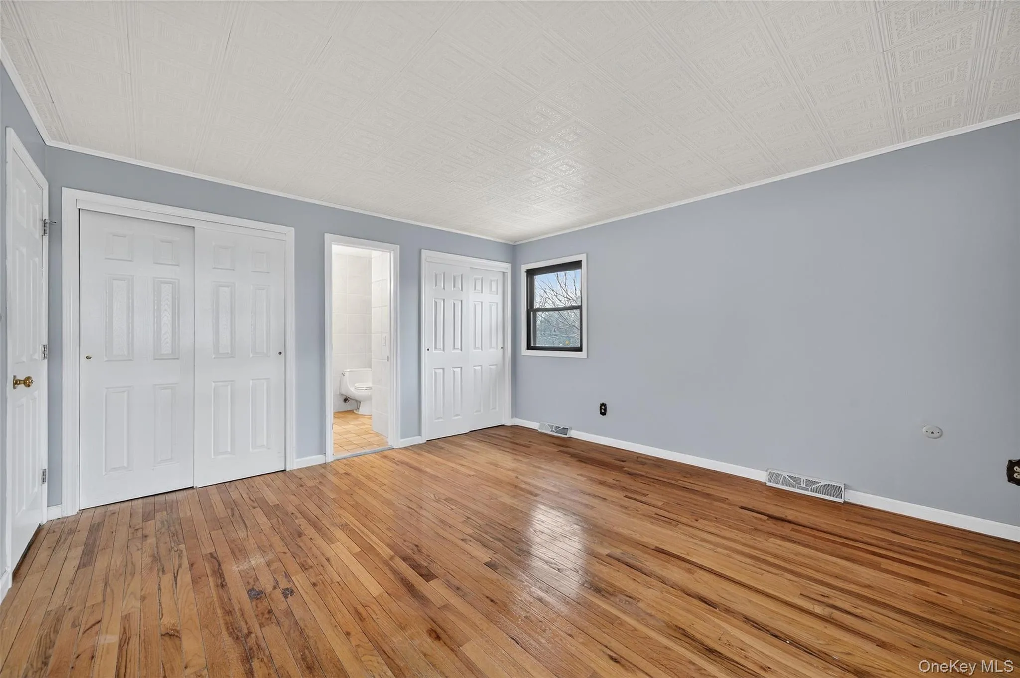 Primary Bedroom with bathroom access. Primary Bedroom with bathroom access.