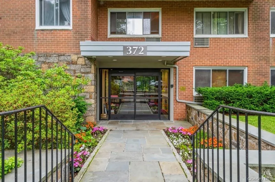 372 Central Park Avenue, Greenburgh, NY, 2 Bedrooms Bedrooms, 5 Rooms Rooms,2 BathroomsBathrooms,Residential Lease,Idx,Central Park,0,936013 372 Central Park Avenue, Greenburgh, NY, 2 Bedrooms Bedrooms, 5 Rooms Rooms,2 BathroomsBathrooms,Residential Lease,Idx,Central Park,0,936013
