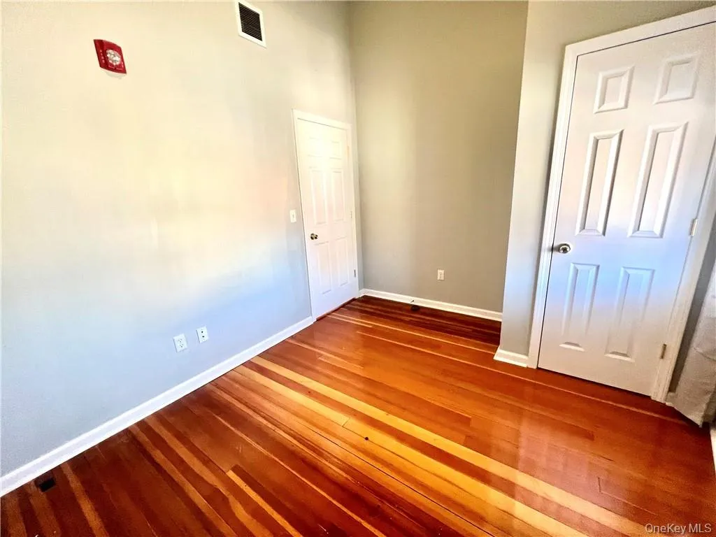 4 Main Street, Middletown, NY, 3 Bedrooms Bedrooms, 7 Rooms Rooms,1 BathroomBathrooms,Residential Lease,Idx,Main,0,936036 4 Main Street, Middletown, NY, 3 Bedrooms Bedrooms, 7 Rooms Rooms,1 BathroomBathrooms,Residential Lease,Idx,Main,0,936036