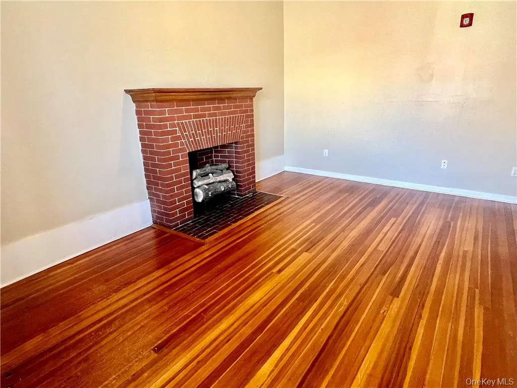 4 Main Street, Middletown, NY, 3 Bedrooms Bedrooms, 7 Rooms Rooms,1 BathroomBathrooms,Residential Lease,Idx,Main,0,936036 4 Main Street, Middletown, NY, 3 Bedrooms Bedrooms, 7 Rooms Rooms,1 BathroomBathrooms,Residential Lease,Idx,Main,0,936036
