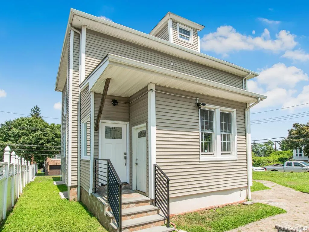 View of front of property View of front of property