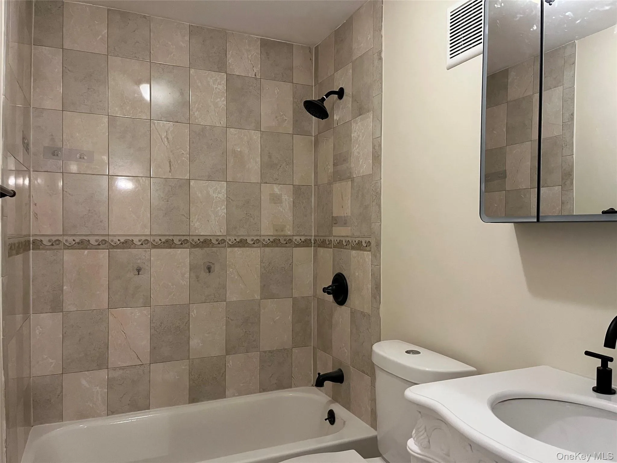 410 Jericho Turnpike, North Hempstead, NY, 2 Bedrooms Bedrooms, 5 Rooms Rooms,1 BathroomBathrooms,Residential Lease,Idx,Jericho,0,936200 410 Jericho Turnpike, North Hempstead, NY, 2 Bedrooms Bedrooms, 5 Rooms Rooms,1 BathroomBathrooms,Residential Lease,Idx,Jericho,0,936200