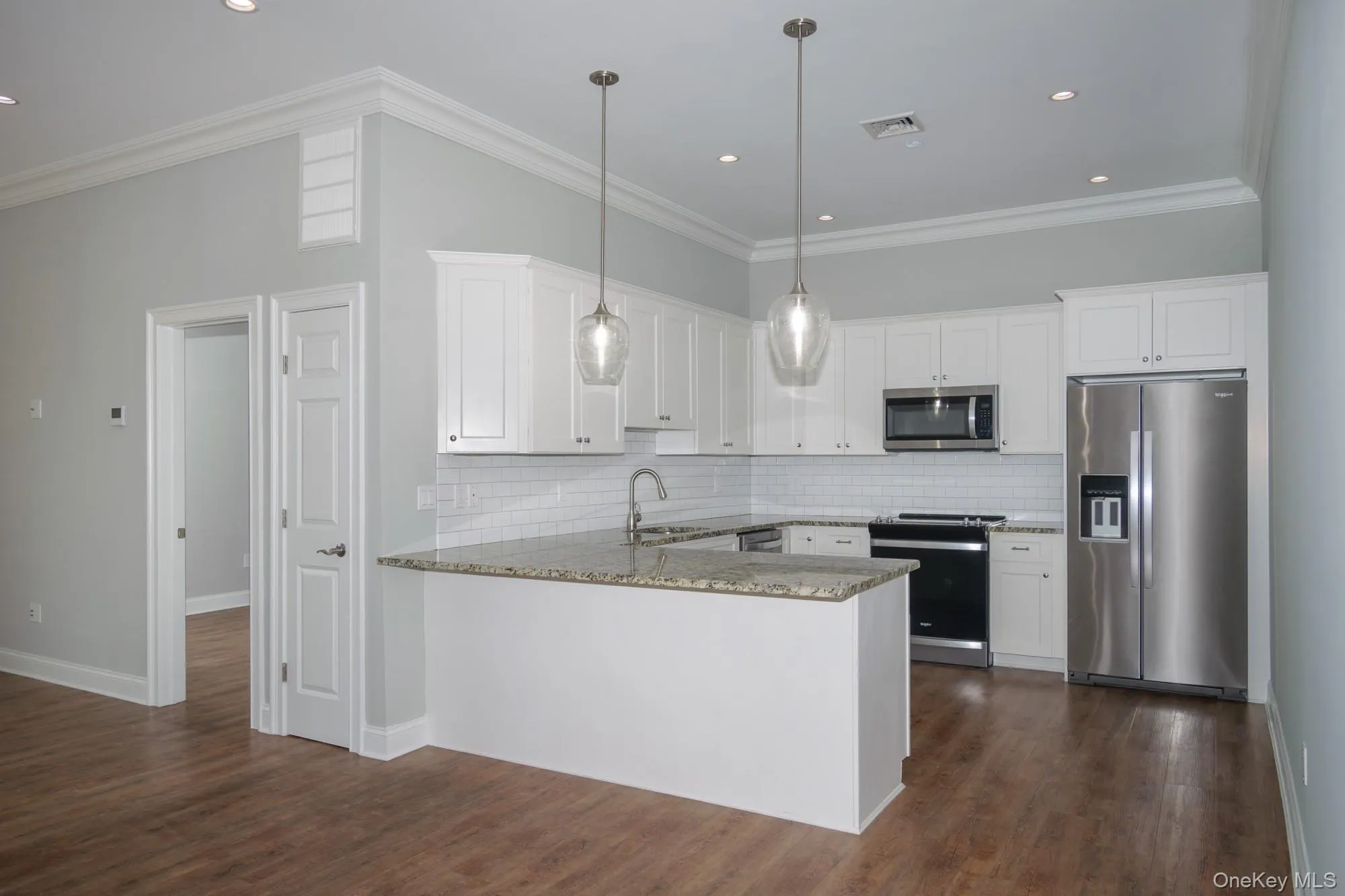 2 Union Place, Huntington, NY, 2 Bedrooms Bedrooms, 5 Rooms Rooms,1 BathroomBathrooms,Residential Lease,Idx,Union,0,936261 2 Union Place, Huntington, NY, 2 Bedrooms Bedrooms, 5 Rooms Rooms,1 BathroomBathrooms,Residential Lease,Idx,Union,0,936261