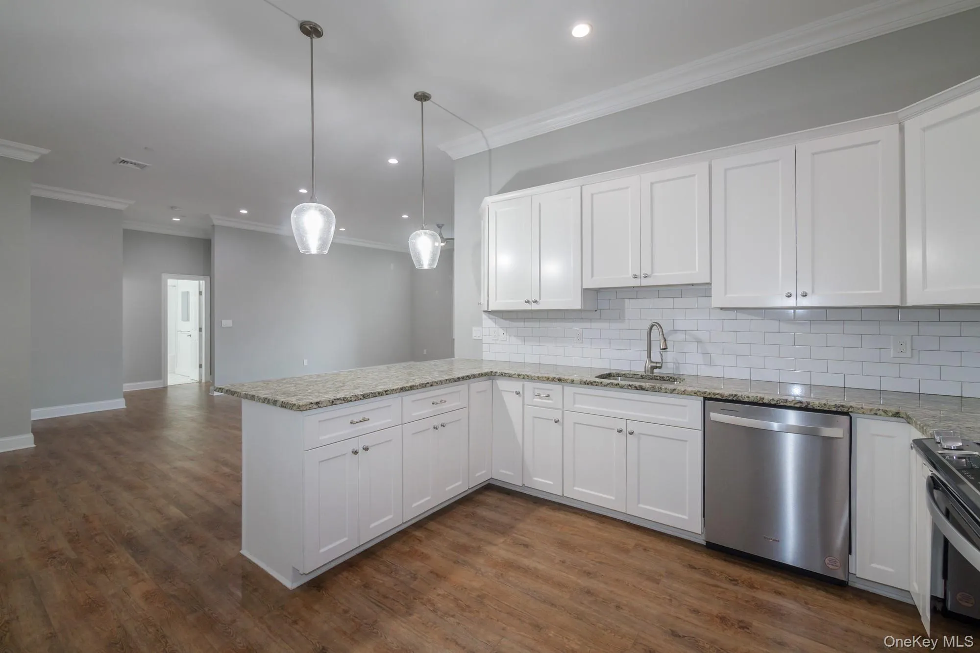 2 Union Place, Huntington, NY, 2 Bedrooms Bedrooms, 5 Rooms Rooms,1 BathroomBathrooms,Residential Lease,Idx,Union,0,936261 2 Union Place, Huntington, NY, 2 Bedrooms Bedrooms, 5 Rooms Rooms,1 BathroomBathrooms,Residential Lease,Idx,Union,0,936261