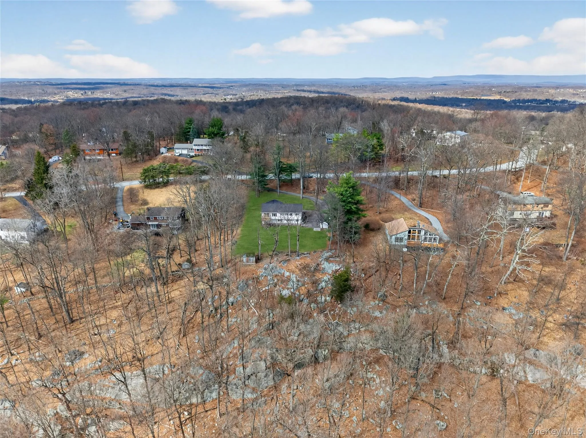 Commuting is a breeze as you are just 15 minutes from the nearby Harriman train station.... Commuting is a breeze as you are just 15 minutes from the nearby Harriman train station....