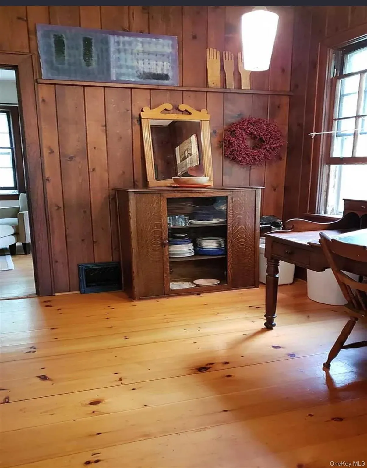 So much charm and cozy details... So much charm and cozy details...