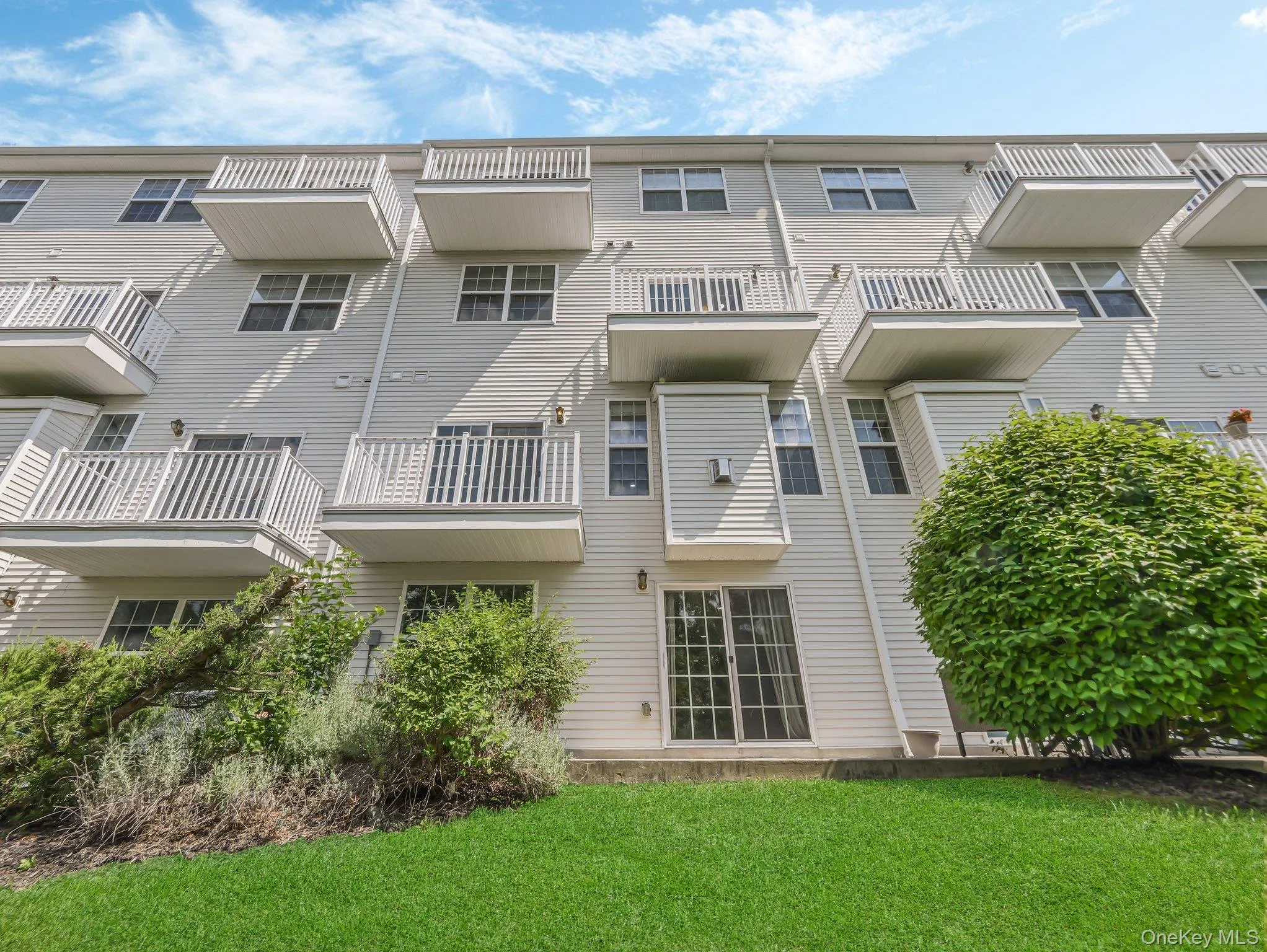 View of apartment building / complex View of apartment building / complex