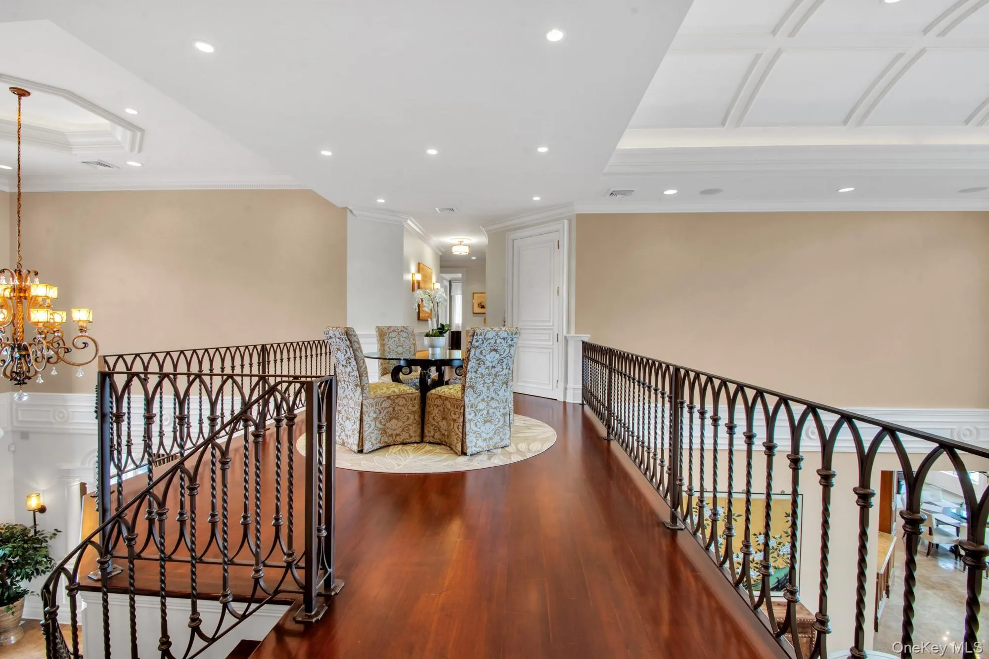 spacious, bright mezzanine level with water views spacious, bright mezzanine level with water views