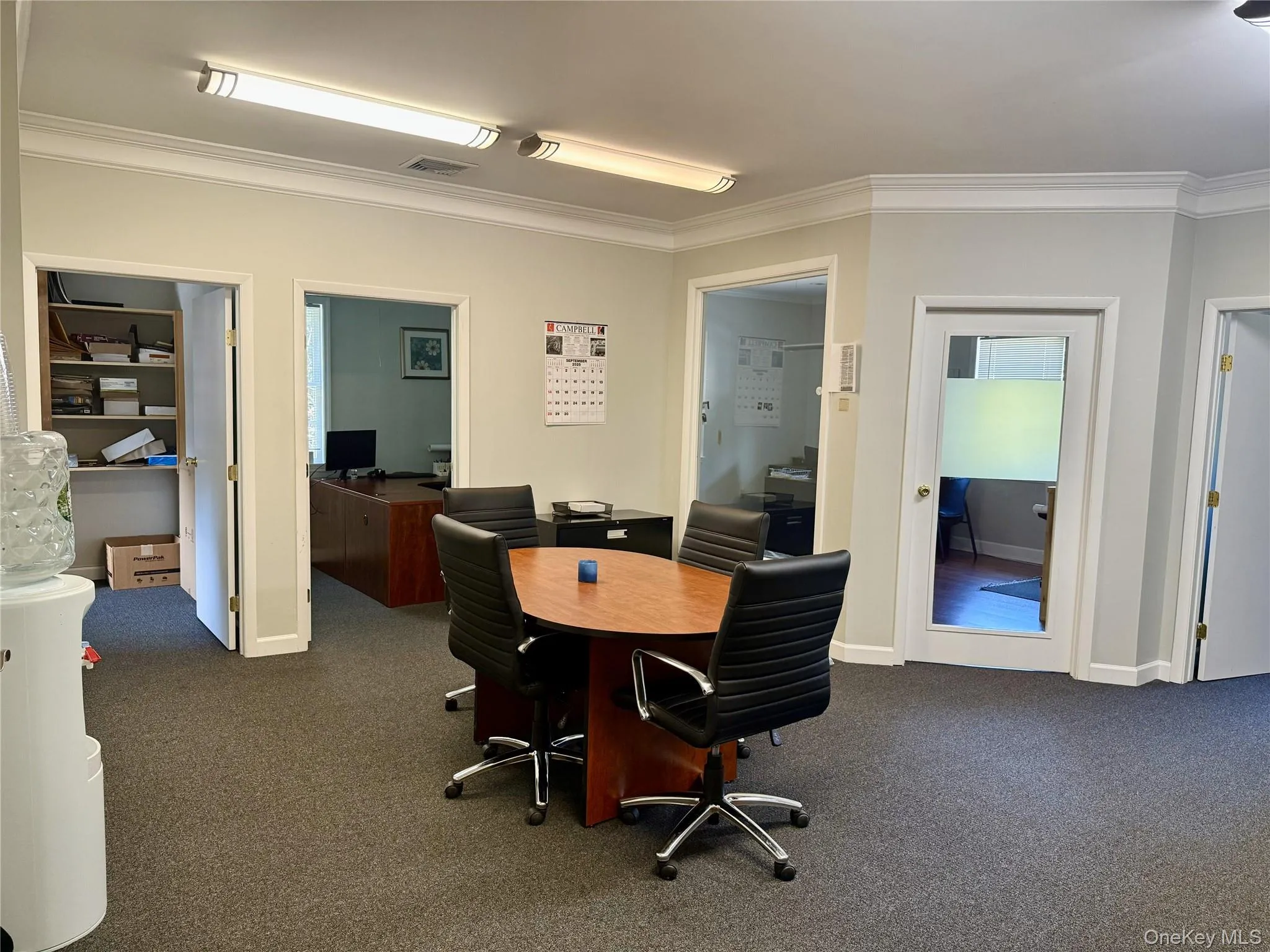 Office space with ornamental molding Office space with ornamental molding