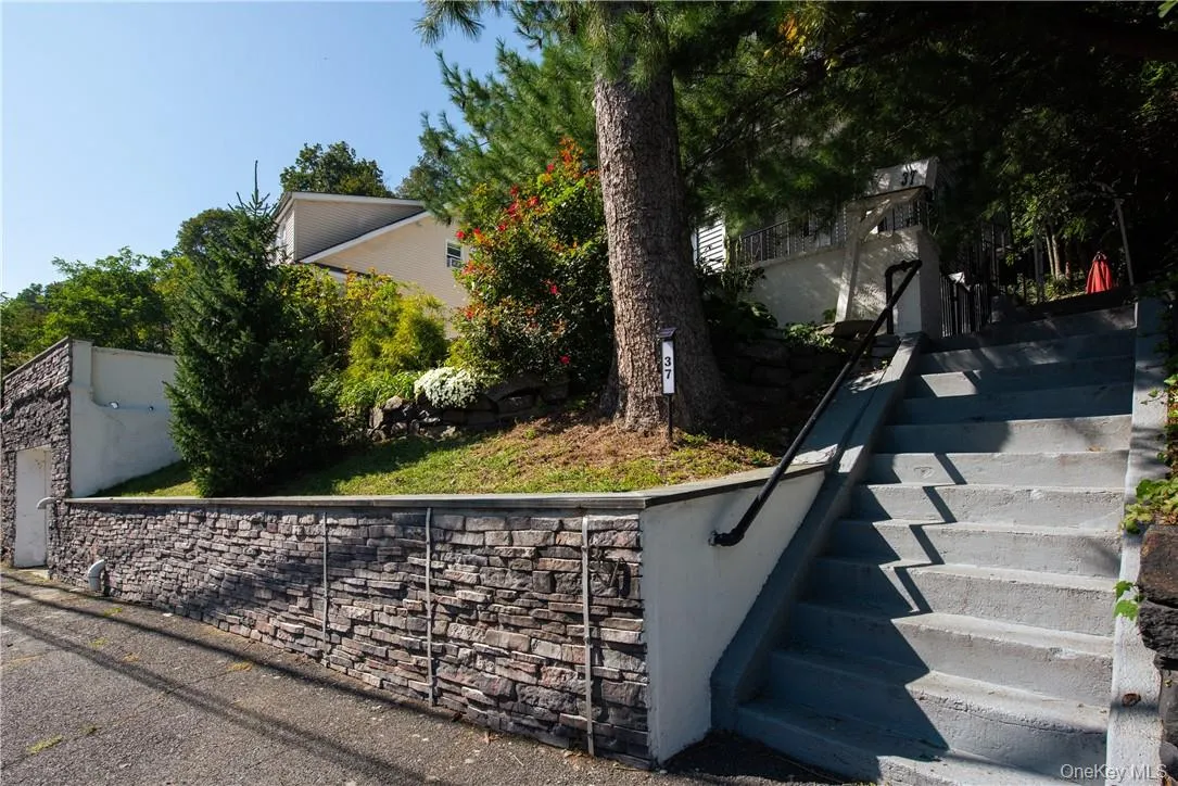 37 Washington Avenue, Greenburgh, NY, 4 Bedrooms Bedrooms, 8 Rooms Rooms,2 BathroomsBathrooms,Residential Lease,Idx,Washington,0,936445 37 Washington Avenue, Greenburgh, NY, 4 Bedrooms Bedrooms, 8 Rooms Rooms,2 BathroomsBathrooms,Residential Lease,Idx,Washington,0,936445