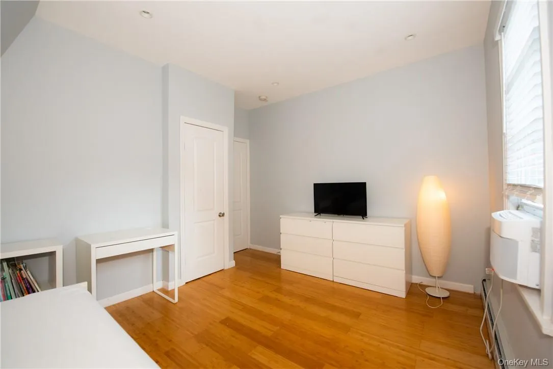 37 Washington Avenue, Greenburgh, NY, 4 Bedrooms Bedrooms, 8 Rooms Rooms,2 BathroomsBathrooms,Residential Lease,Idx,Washington,0,936445 37 Washington Avenue, Greenburgh, NY, 4 Bedrooms Bedrooms, 8 Rooms Rooms,2 BathroomsBathrooms,Residential Lease,Idx,Washington,0,936445