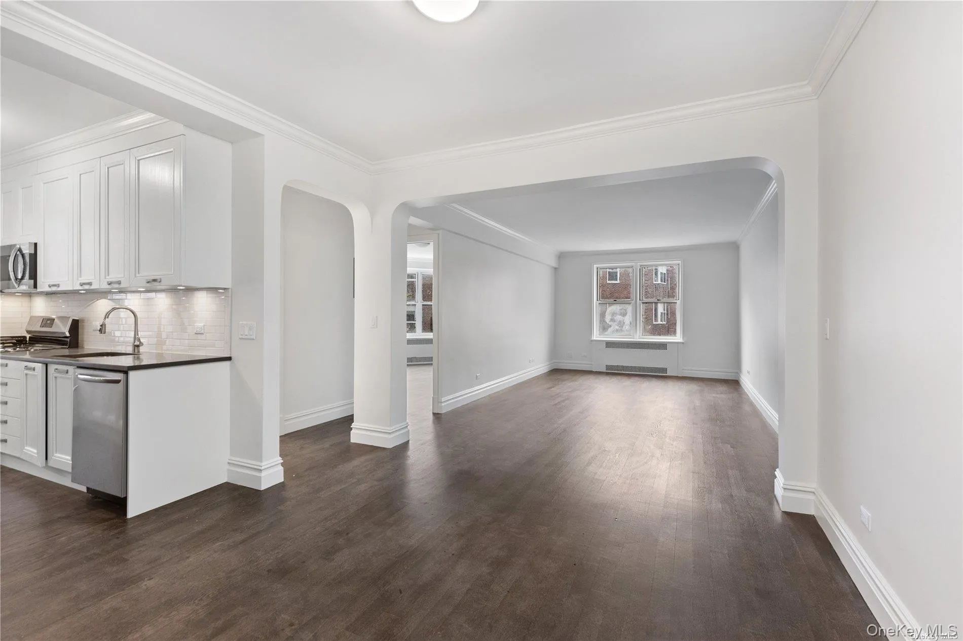 Model Photo Model Photo