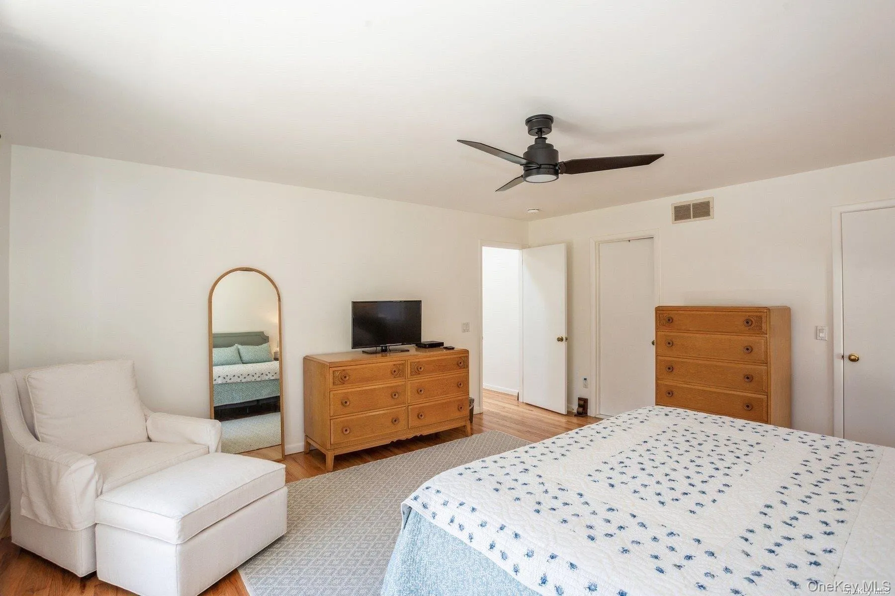 70 Jagger Lane, Southampton, NY, 3 Bedrooms Bedrooms, 10 Rooms Rooms,2 BathroomsBathrooms,Residential Lease,Idx,Jagger,0,936832 70 Jagger Lane, Southampton, NY, 3 Bedrooms Bedrooms, 10 Rooms Rooms,2 BathroomsBathrooms,Residential Lease,Idx,Jagger,0,936832