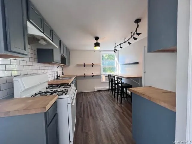 9-13 Main Street, Warwick (town), NY, 1 Bedroom Bedrooms, 3 Rooms Rooms,1 BathroomBathrooms,Residential Lease,Idx,Main,0,936837 9-13 Main Street, Warwick (town), NY, 1 Bedroom Bedrooms, 3 Rooms Rooms,1 BathroomBathrooms,Residential Lease,Idx,Main,0,936837