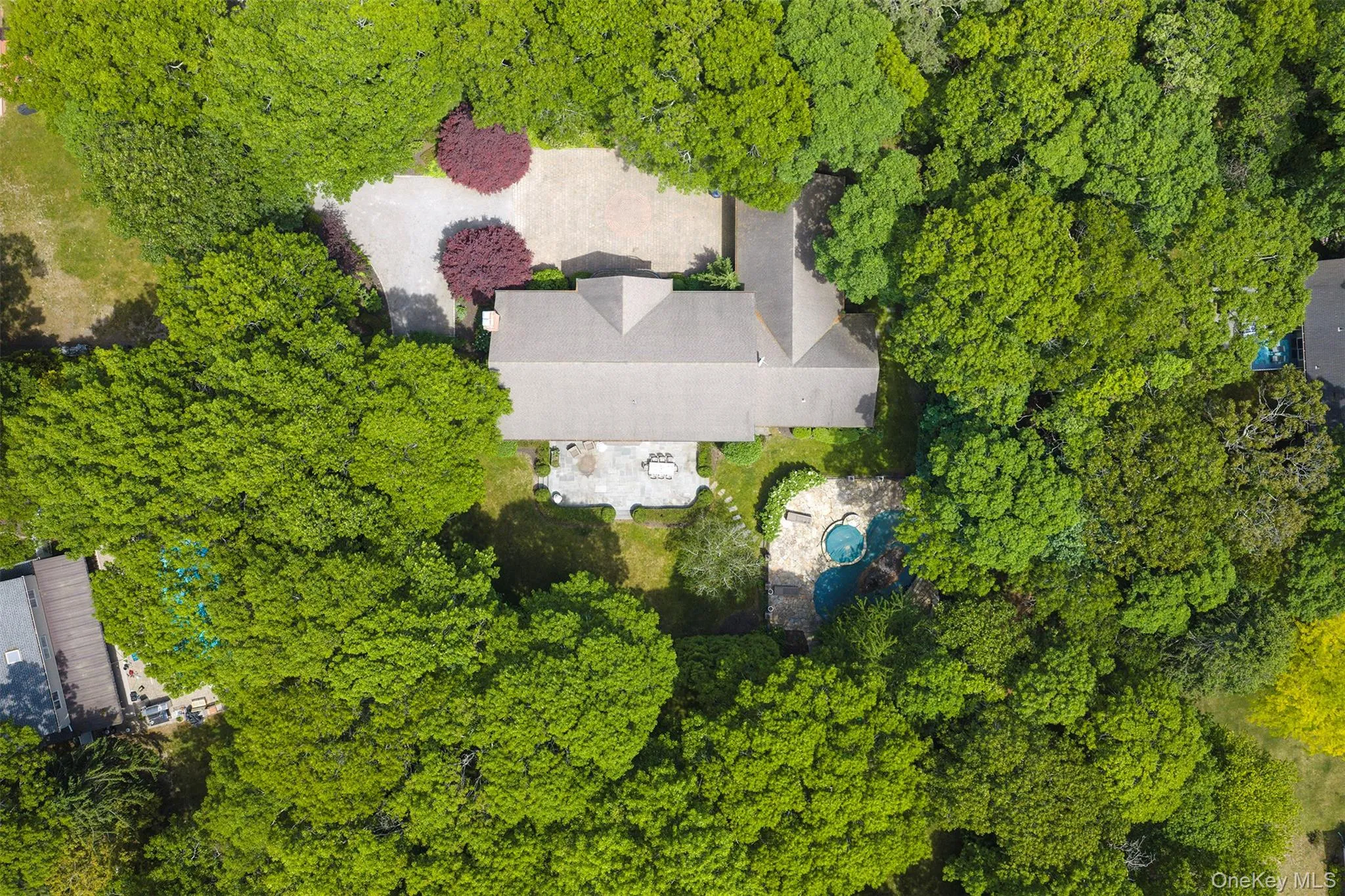 Sunny Property with Mature landscaping for complete privacy from all adjoining properties. Sunny Property with Mature landscaping for complete privacy from all adjoining properties.