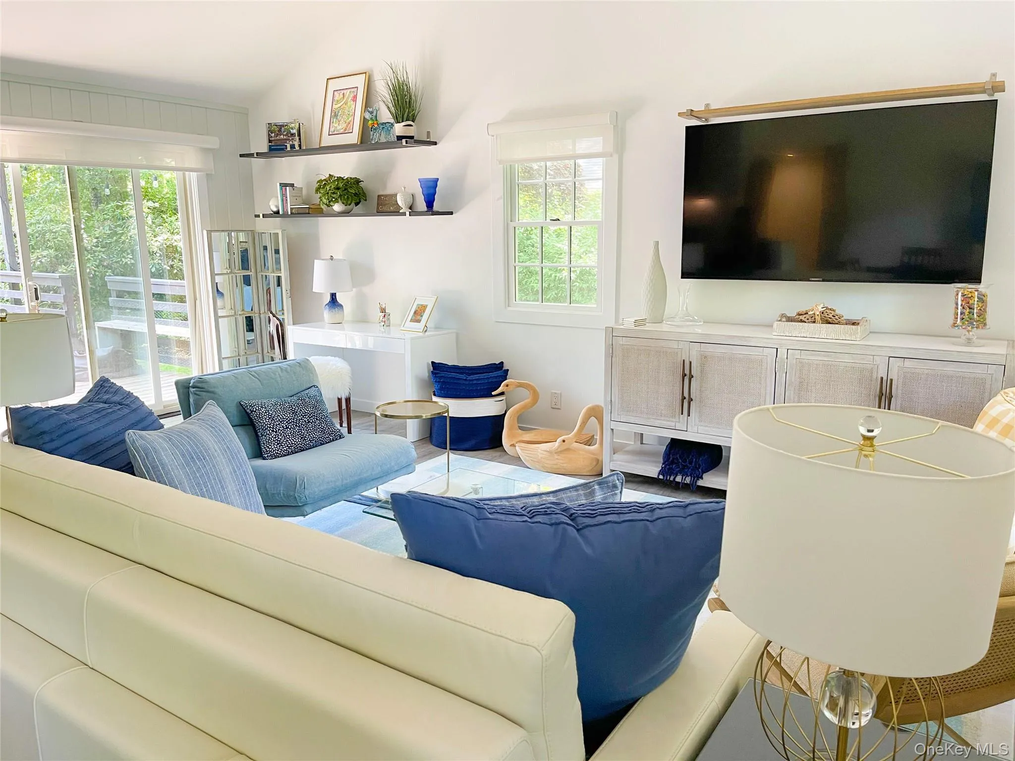 Living room with vaulted ceiling Living room with vaulted ceiling