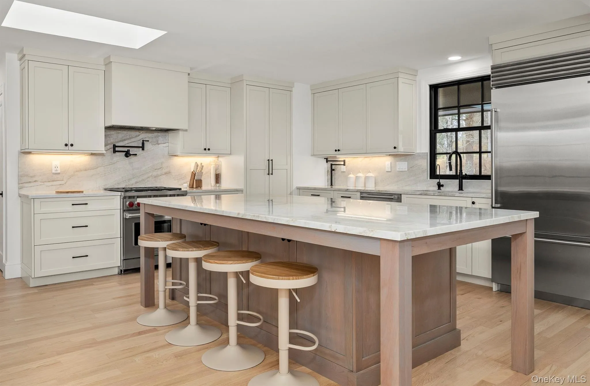 Kitchen featuring premium appliances Kitchen featuring premium appliances