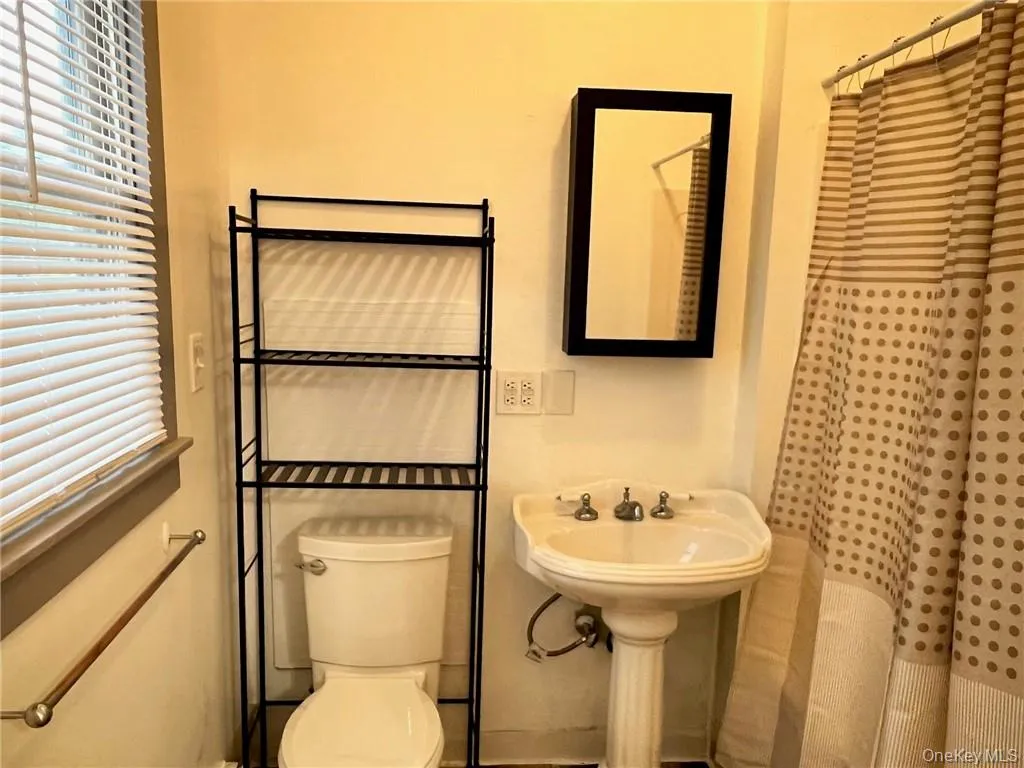 65 Monhagen Avenue, Middletown, NY, 3 Bedrooms Bedrooms, 6 Rooms Rooms,2 BathroomsBathrooms,Residential Lease,Idx,Monhagen,0,936985 65 Monhagen Avenue, Middletown, NY, 3 Bedrooms Bedrooms, 6 Rooms Rooms,2 BathroomsBathrooms,Residential Lease,Idx,Monhagen,0,936985