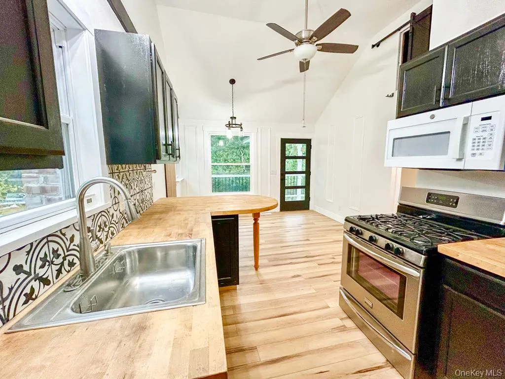 765 Meadow Road, Smithtown, NY, 2 Bedrooms Bedrooms, 4 Rooms Rooms,1 BathroomBathrooms,Residential Lease,Idx,Meadow,0,937045 765 Meadow Road, Smithtown, NY, 2 Bedrooms Bedrooms, 4 Rooms Rooms,1 BathroomBathrooms,Residential Lease,Idx,Meadow,0,937045