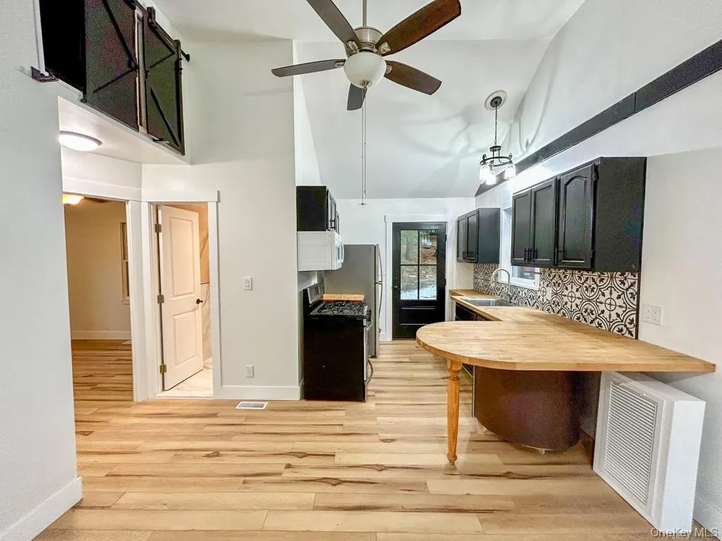 765 Meadow Road, Smithtown, NY, 2 Bedrooms Bedrooms, 4 Rooms Rooms,1 BathroomBathrooms,Residential Lease,Idx,Meadow,0,937045 765 Meadow Road, Smithtown, NY, 2 Bedrooms Bedrooms, 4 Rooms Rooms,1 BathroomBathrooms,Residential Lease,Idx,Meadow,0,937045