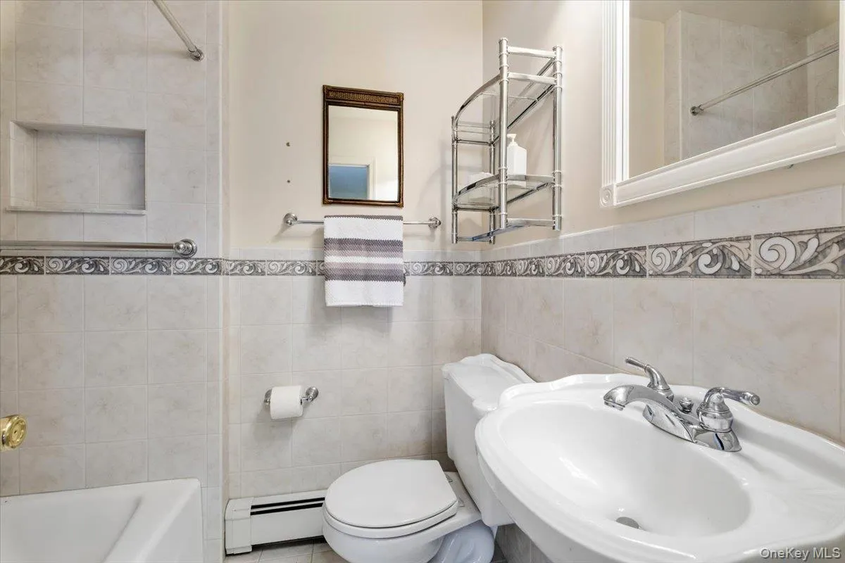 Ensuite bathroom Ensuite bathroom