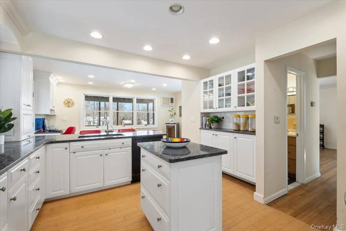 Eat in kitchen Eat in kitchen
