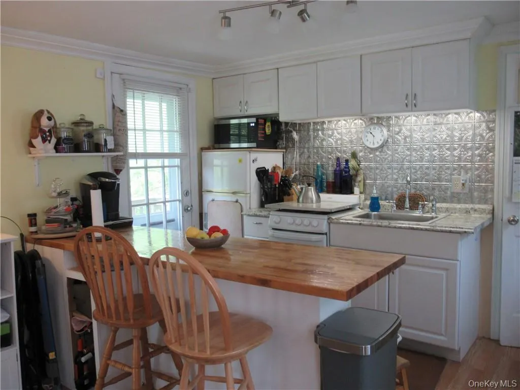 1485 State Route 17a, Warwick (town), NY, 1 Bedroom Bedrooms, 4 Rooms Rooms,1 BathroomBathrooms,Residential Lease,Idx,State Route 17a,0,937200 1485 State Route 17a, Warwick (town), NY, 1 Bedroom Bedrooms, 4 Rooms Rooms,1 BathroomBathrooms,Residential Lease,Idx,State Route 17a,0,937200