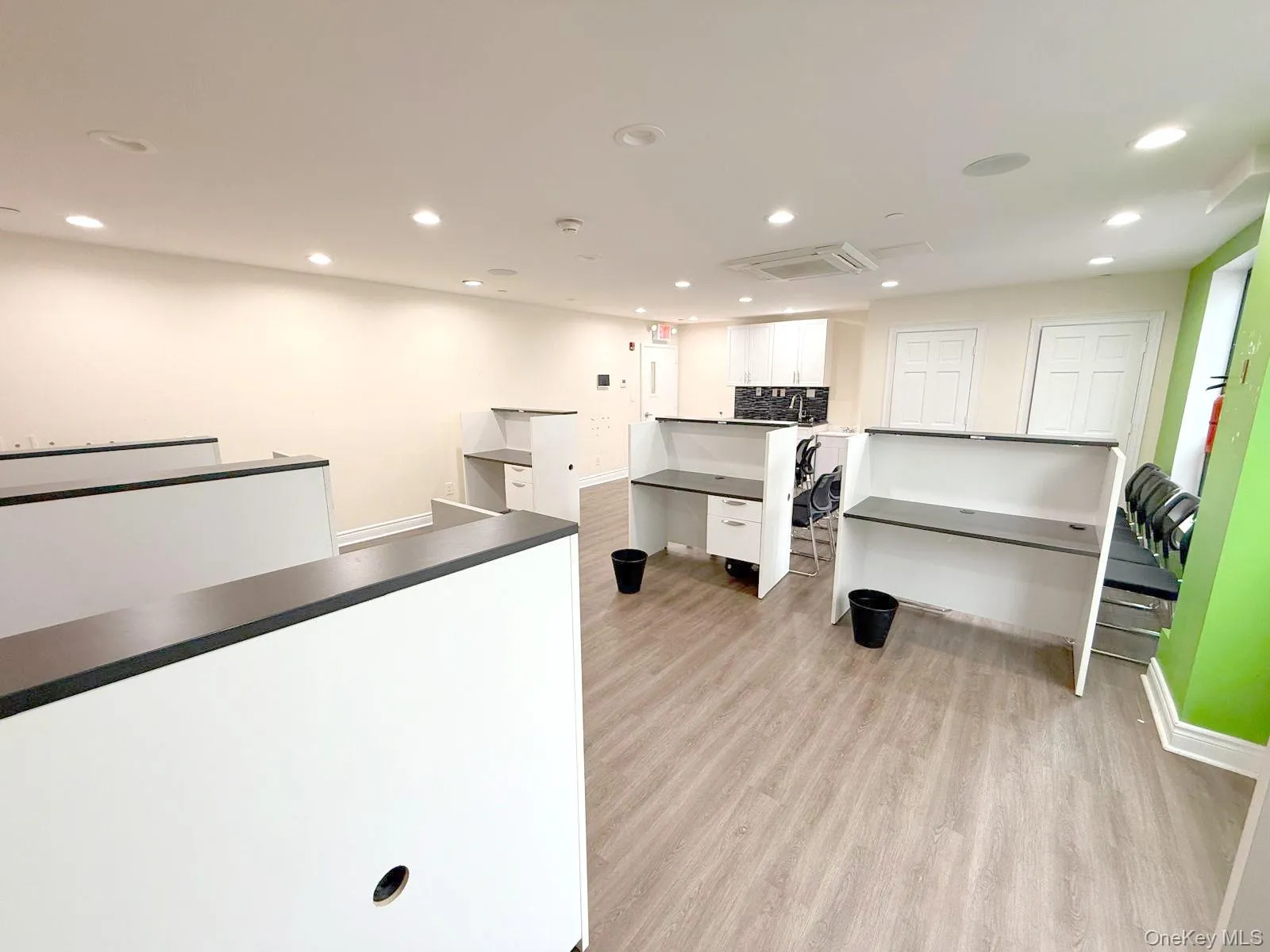 8015 188th Street, New York, NY, ,Commercial Lease,Idx,188th,0,937258 8015 188th Street, New York, NY, ,Commercial Lease,Idx,188th,0,937258