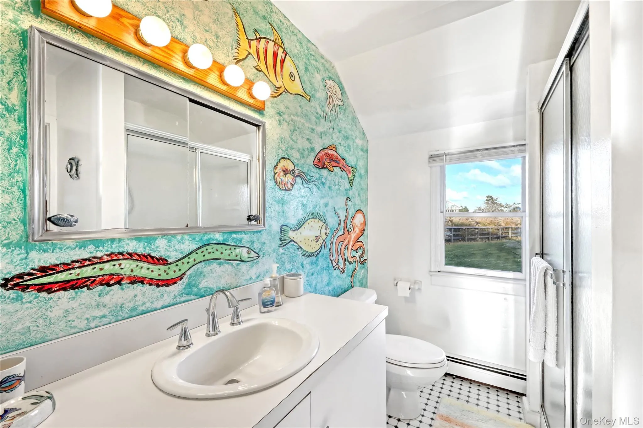 First Floor En-suite Bathroom First Floor En-suite Bathroom