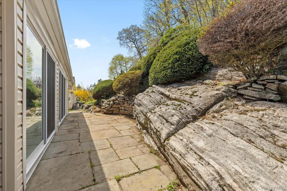 117 Brendon Hill Road, Yonkers, NY, 3 Bedrooms Bedrooms, 6 Rooms Rooms,3 BathroomsBathrooms,Residential Lease,Idx,Brendon Hill,0,937456 117 Brendon Hill Road, Yonkers, NY, 3 Bedrooms Bedrooms, 6 Rooms Rooms,3 BathroomsBathrooms,Residential Lease,Idx,Brendon Hill,0,937456