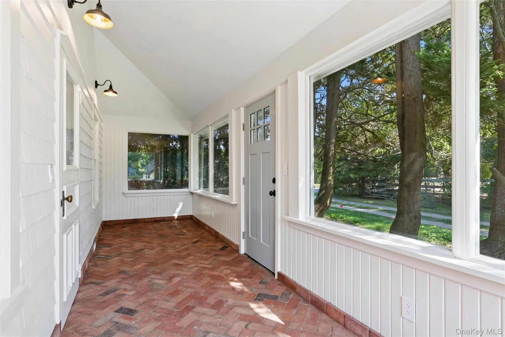 Enclosed porch Enclosed porch