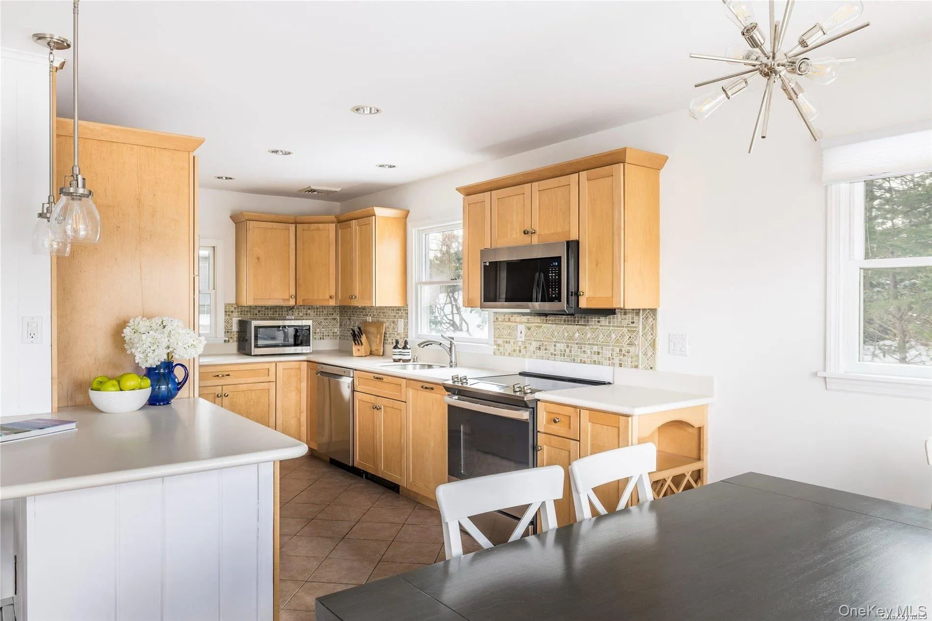 17B Baycrest Avenue, Southampton, NY, 3 Bedrooms Bedrooms, 7 Rooms Rooms,3 BathroomsBathrooms,Residential Lease,Idx,Baycrest,0,937548 17B Baycrest Avenue, Southampton, NY, 3 Bedrooms Bedrooms, 7 Rooms Rooms,3 BathroomsBathrooms,Residential Lease,Idx,Baycrest,0,937548