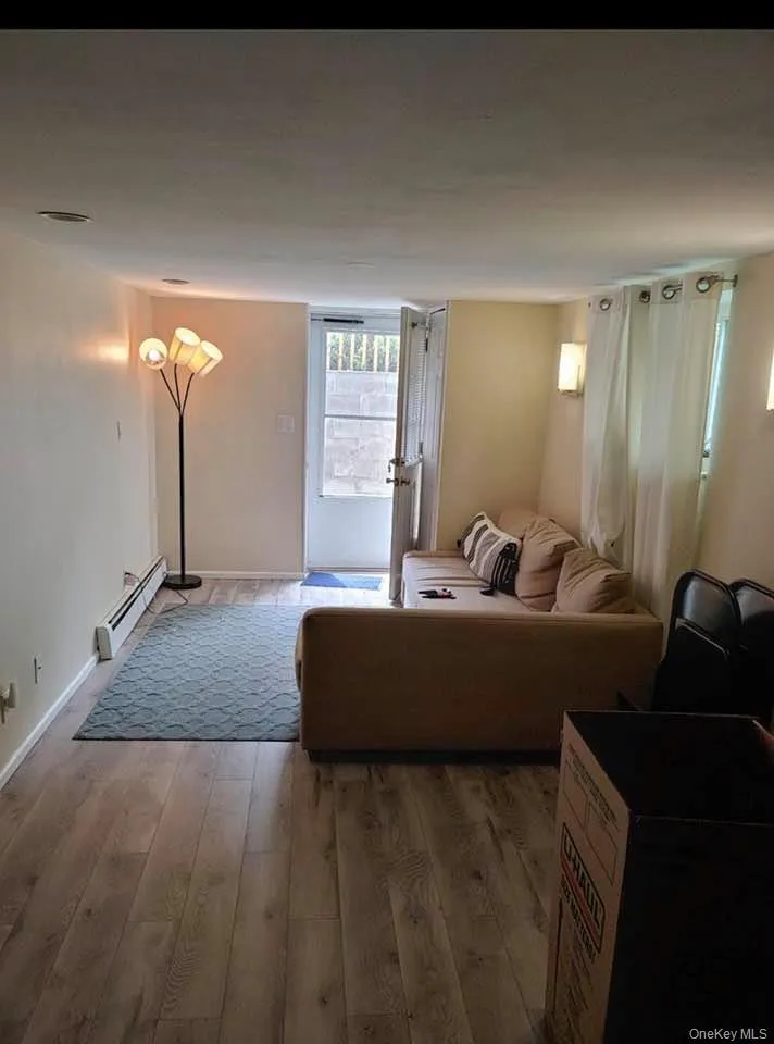37 Knollcrest Avenue, Brookhaven, NY, 1 Bedroom Bedrooms, 3 Rooms Rooms,1 BathroomBathrooms,Residential Lease,For Rent,Knollcrest,0,937621 37 Knollcrest Avenue, Brookhaven, NY, 1 Bedroom Bedrooms, 3 Rooms Rooms,1 BathroomBathrooms,Residential Lease,For Rent,Knollcrest,0,937621