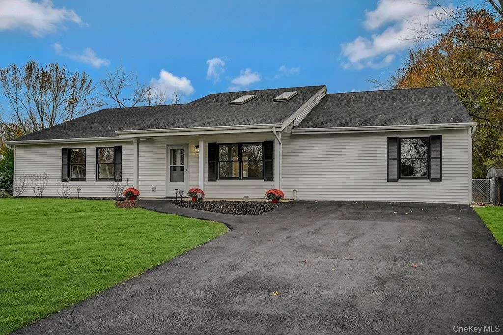 21 Crater Lake Drive, Brookhaven, NY, 4 Bedrooms Bedrooms, 7 Rooms Rooms,2 BathroomsBathrooms,Residential Lease,Idx,Crater Lake,0,937634 21 Crater Lake Drive, Brookhaven, NY, 4 Bedrooms Bedrooms, 7 Rooms Rooms,2 BathroomsBathrooms,Residential Lease,Idx,Crater Lake,0,937634