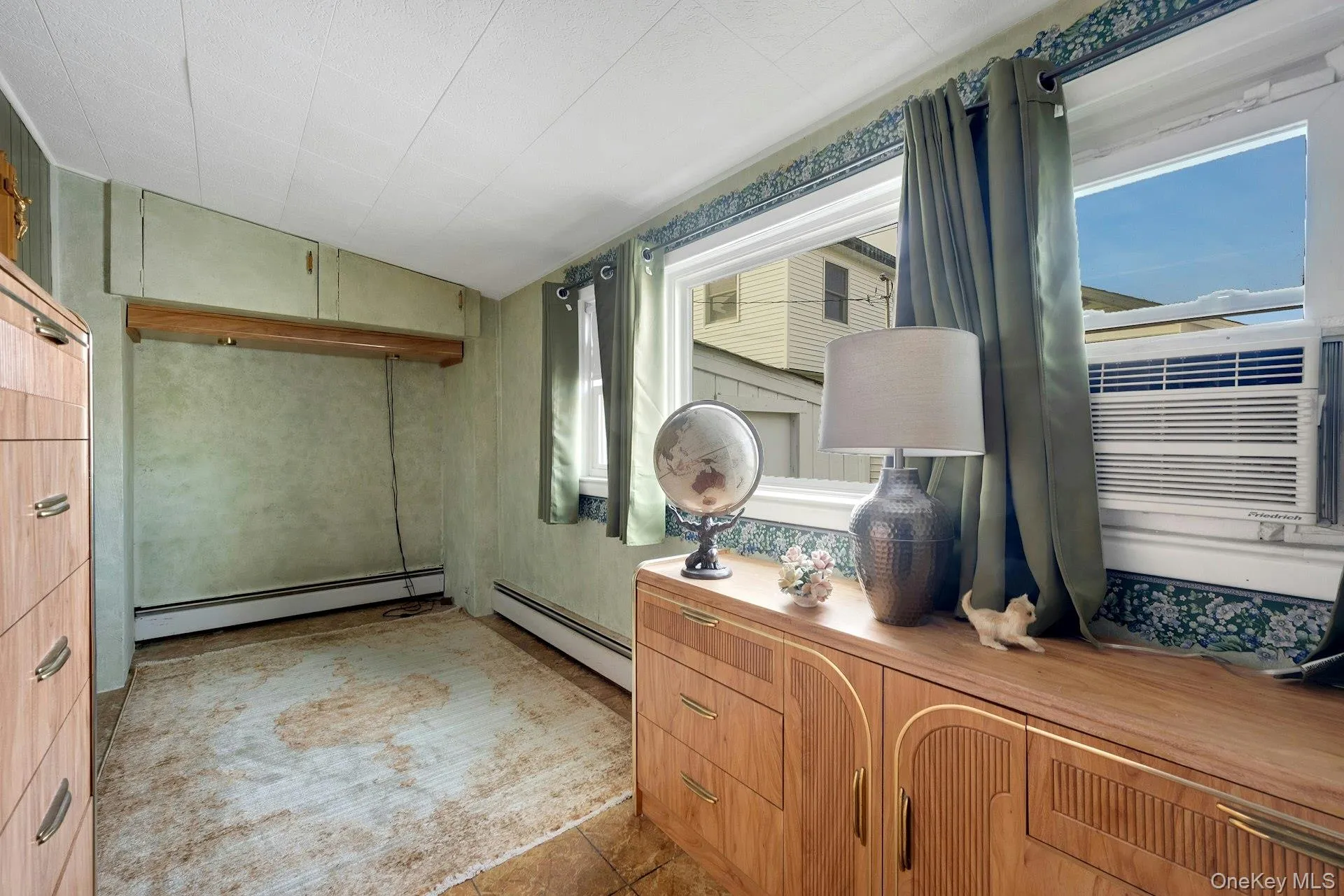 Second bedroom/office Second bedroom/office