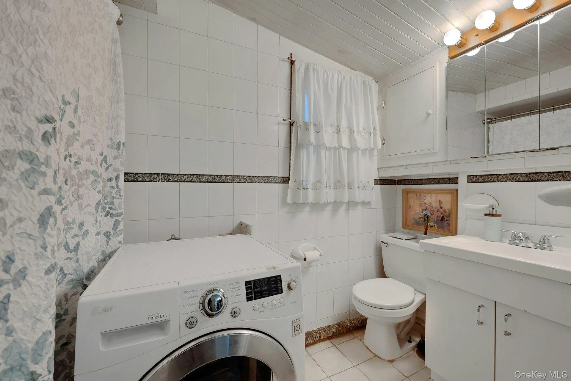 Bathroom with laundry Bathroom with laundry