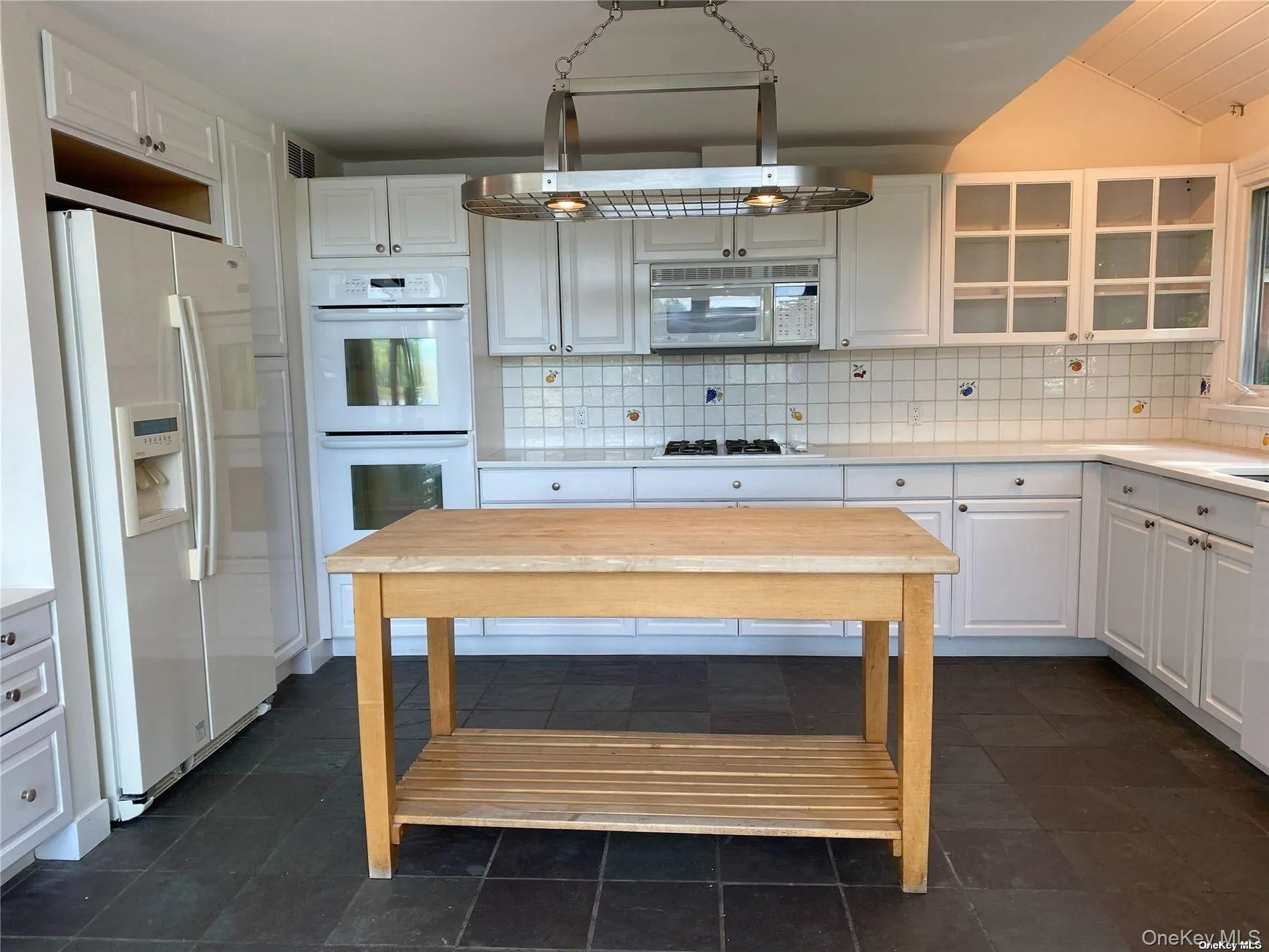 1 Pine Point, Huntington, NY, 5 Bedrooms Bedrooms, 9 Rooms Rooms,3 BathroomsBathrooms,Residential Lease,Idx,Pine Point,0,937779 1 Pine Point, Huntington, NY, 5 Bedrooms Bedrooms, 9 Rooms Rooms,3 BathroomsBathrooms,Residential Lease,Idx,Pine Point,0,937779