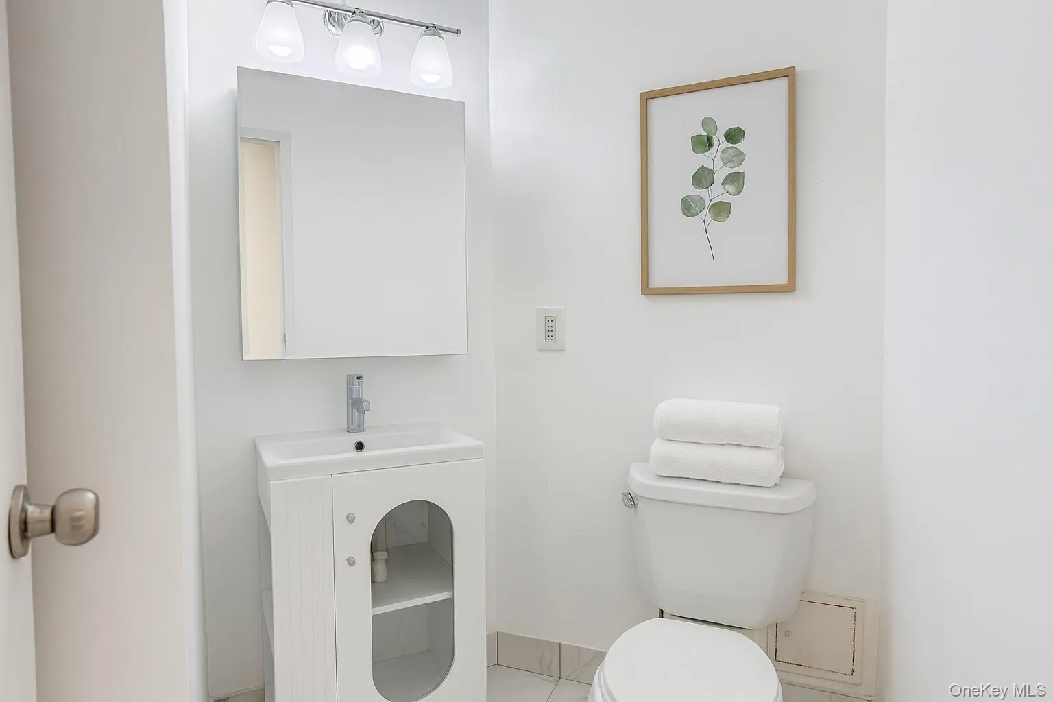 Virtually Staged Second Full Bathroom Virtually Staged Second Full Bathroom