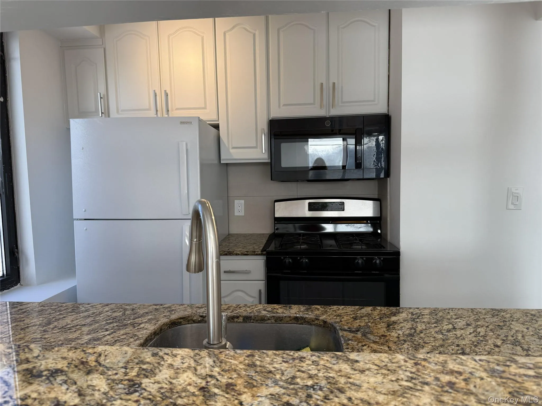 4 Martine Avenue, White Plains, NY, 2 Bedrooms Bedrooms, 4 Rooms Rooms,2 BathroomsBathrooms,Residential Lease,Idx,Martine,0,937838 4 Martine Avenue, White Plains, NY, 2 Bedrooms Bedrooms, 4 Rooms Rooms,2 BathroomsBathrooms,Residential Lease,Idx,Martine,0,937838